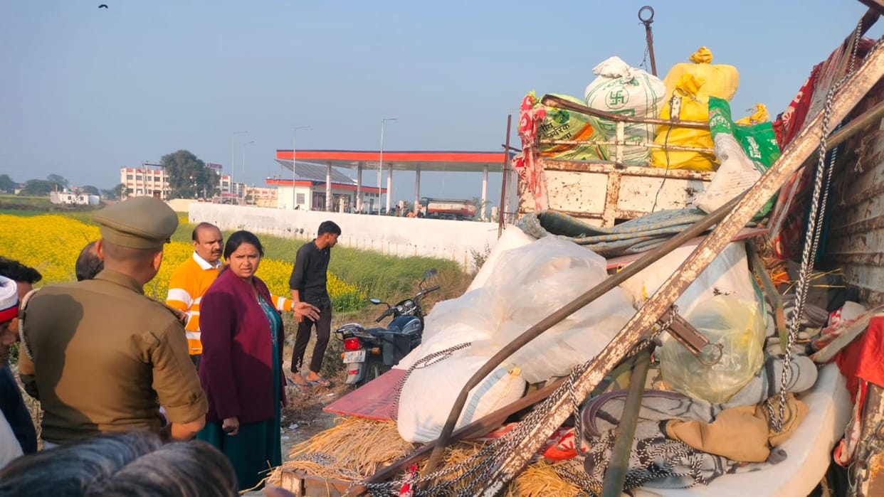 Ghazipur Road Accident on another woman dies in accident at hospital