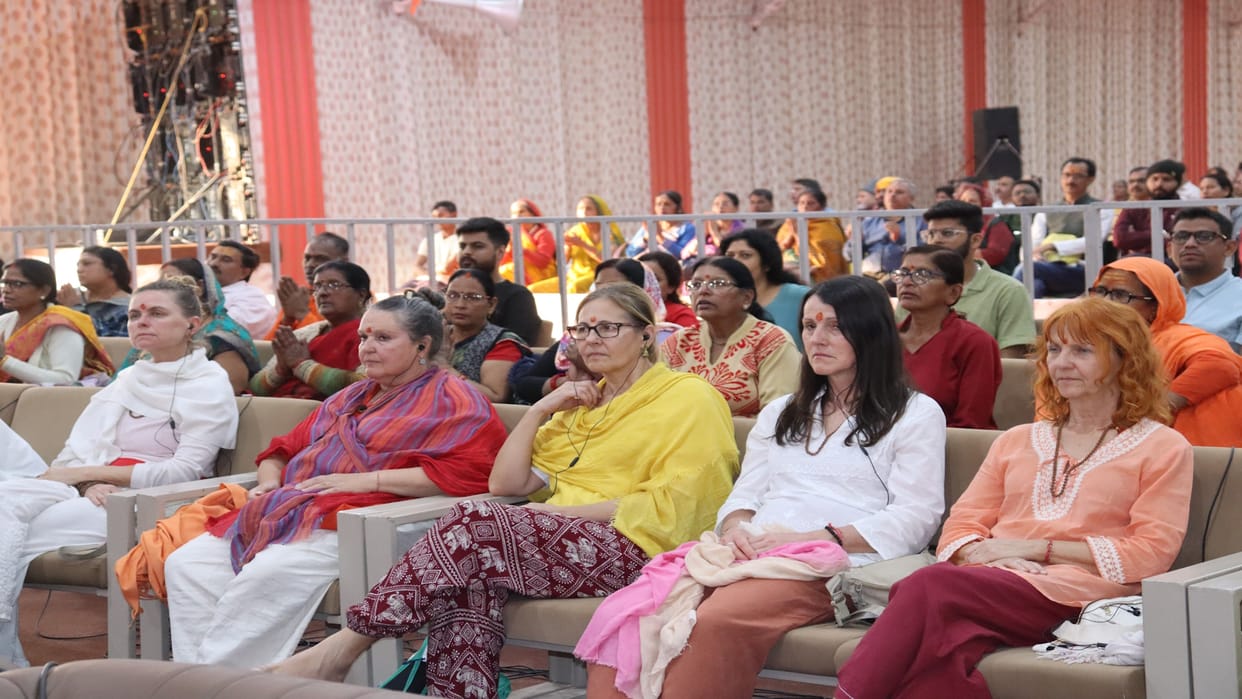 Mahakumbh: Unlimited possibilities of spiritual tourism in UP CM Yogi interacted with diplomats