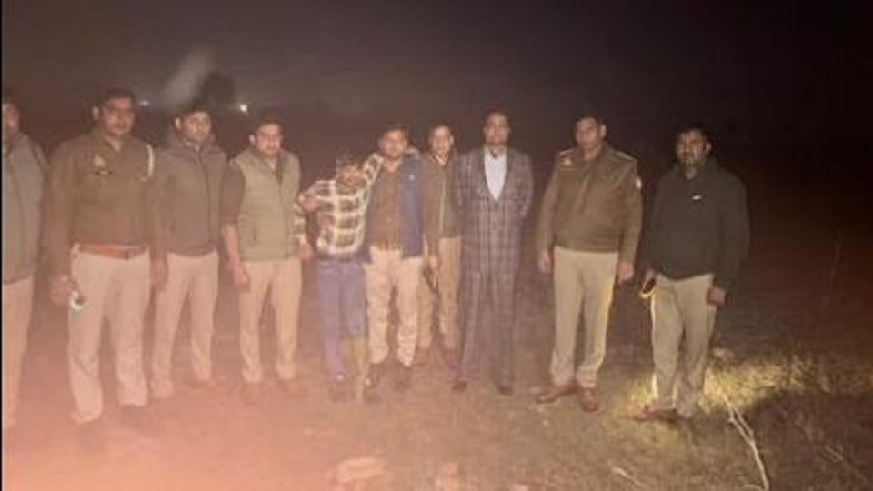 Delhi Police could not catch this thief first robbery from a woman in Agra vicious caught