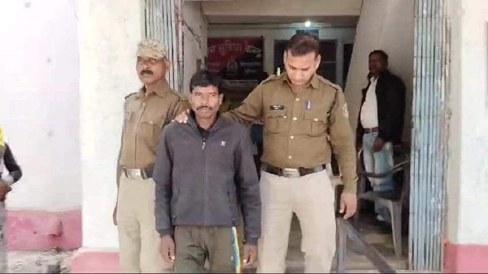 Police exposed human trafficking two minor girls recovered from Karnataka in Jashpur