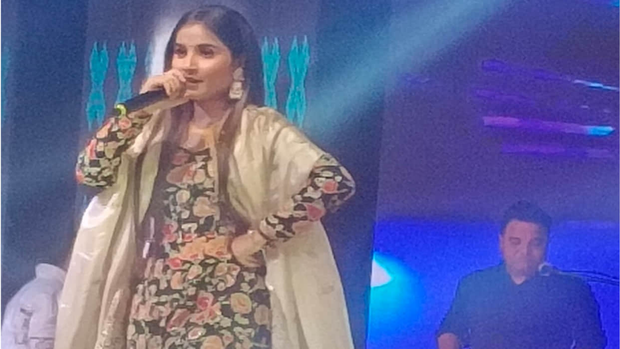 Renuka Panwar enthralled the Kabir Maghar Mahotsav by singing Uchi Si Haveli, people danced.