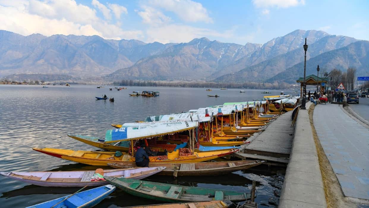 Jammu Kashmir: Tourism in the valleys of Kashmir will get a boost through new flights, cultural and Sufi progr
