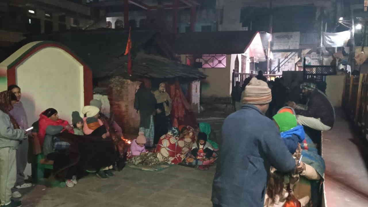 Uttarkashi earthquake Amid rumours of earthquake people spent the night under the open sky Uttarakhand News