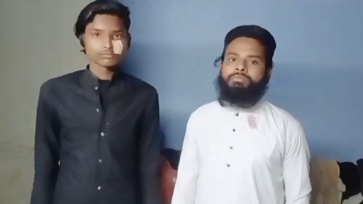Two brothers attacked with knife by goons attempt to snatch mobile in Shahjahanpur