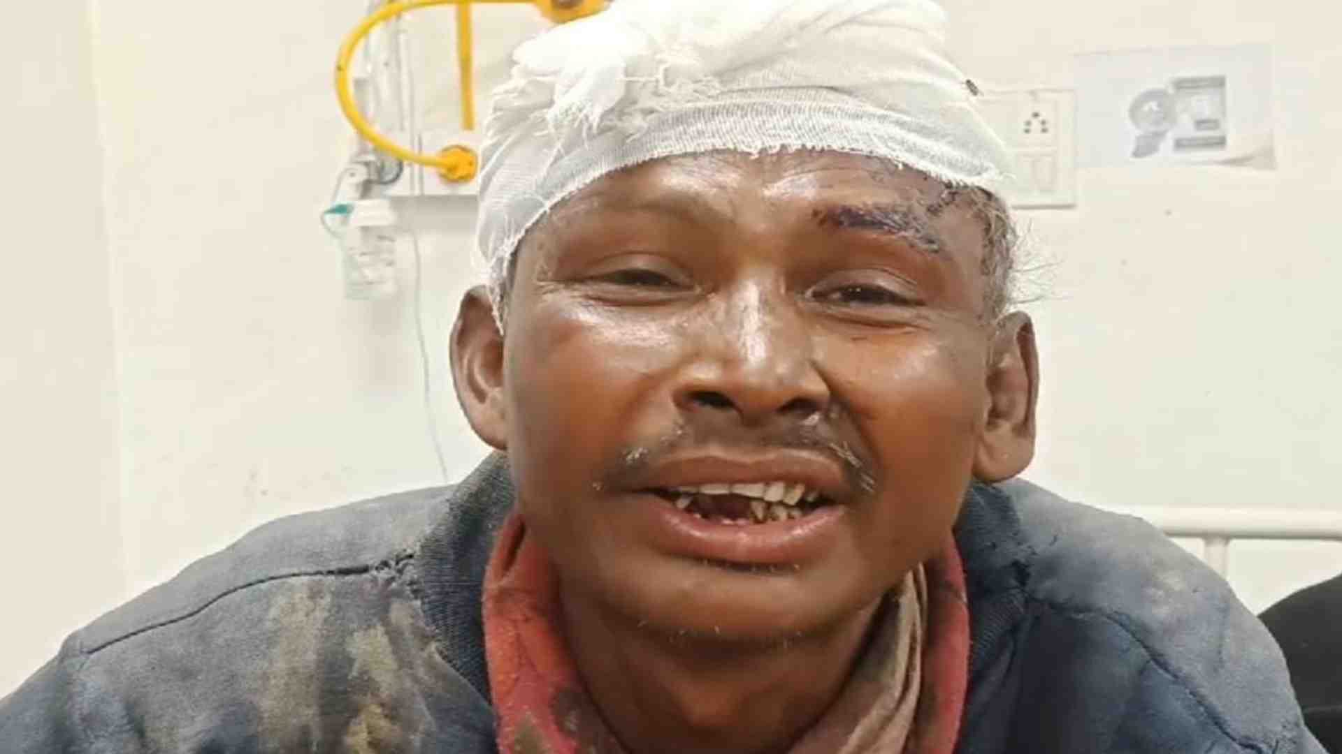 अस्पताल में भर्ती पीड़ित व्यक्ति।