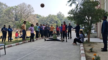 Sports news Gargi hostel gave target of 81 runs Kundan Devi team lost giving 31 extras