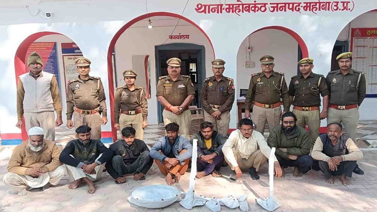 Mahoba: Eight arrested while digging in a temple in greed for buried treasure