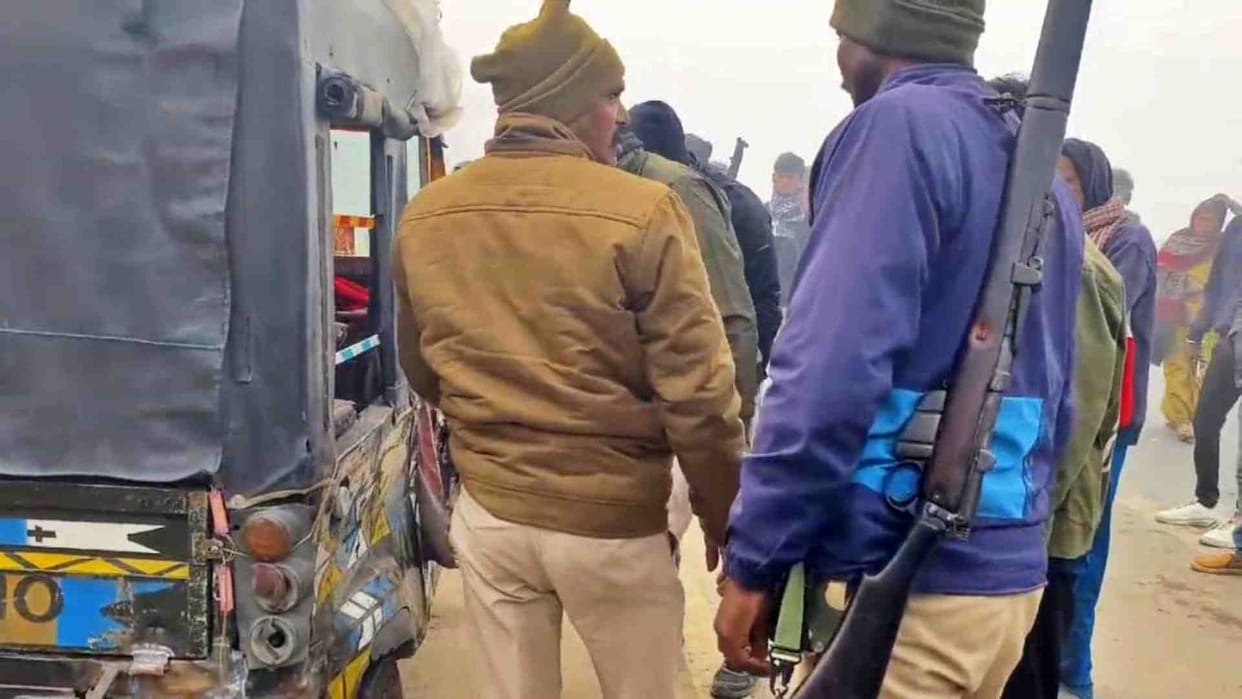 Bihar News: Body of a person found in an auto in Purnia, Mufussil police busy investigating the case