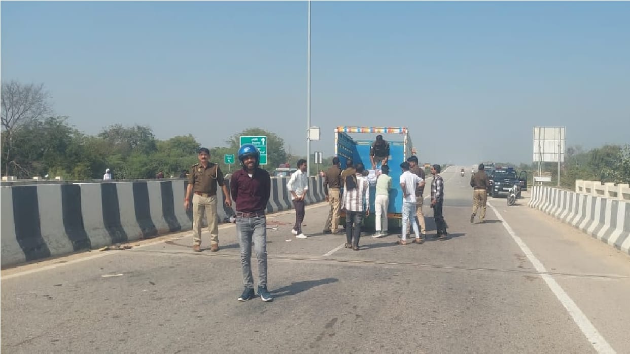Truck trampled bike riding youth in Mauranipur Jhansi three died