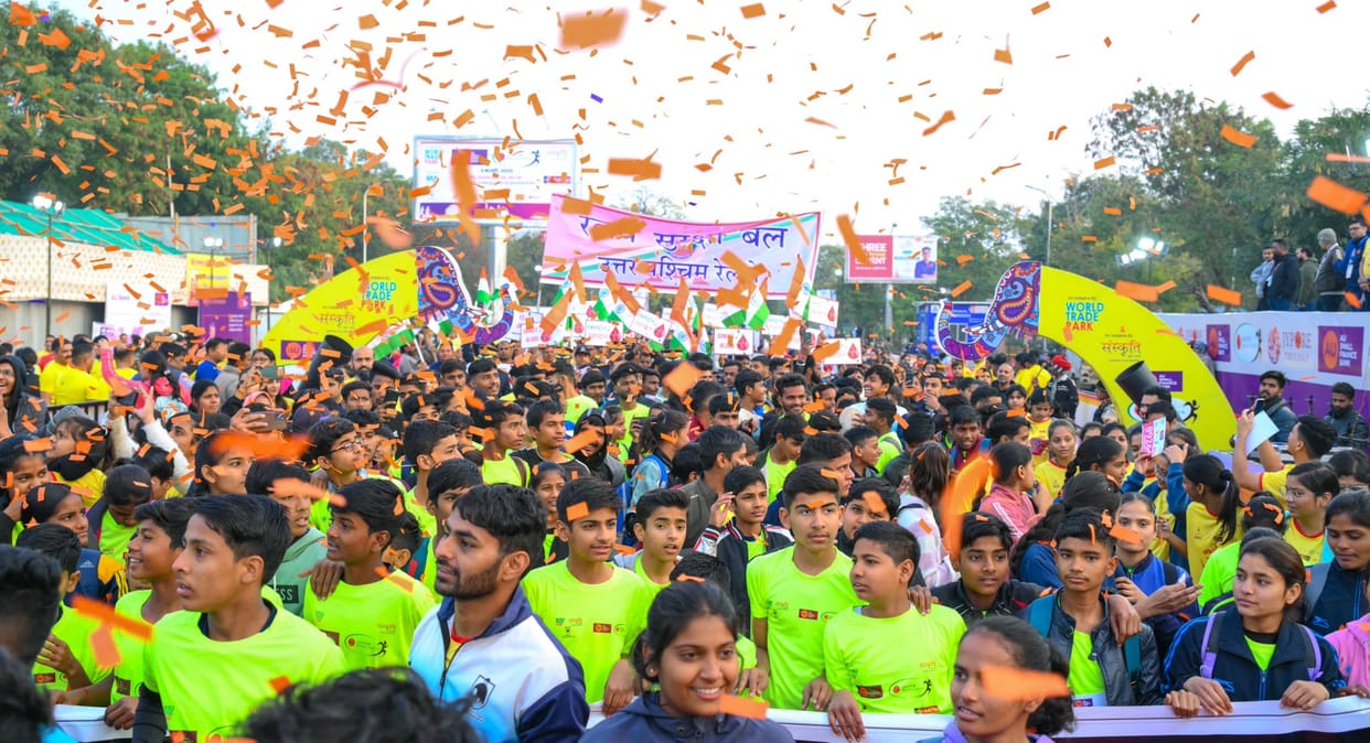 Runners from 25 countries ran in 16th AU Jaipur Marathon two records made Seema and Manav won