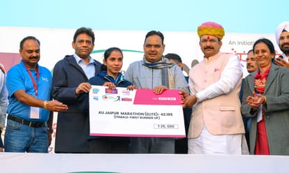Runners from 25 countries ran in 16th AU Jaipur Marathon two records made Seema and Manav won