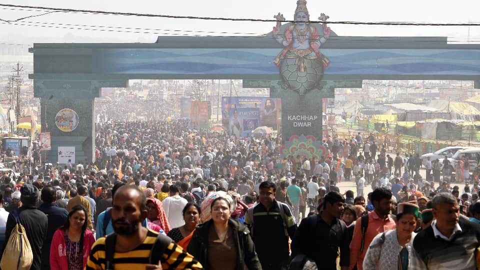 Maha Kumbh 2025 Third Amrit Snan tomorrow devotees 28 new strategic points on Sangam Ghat for Vasant Panchami
