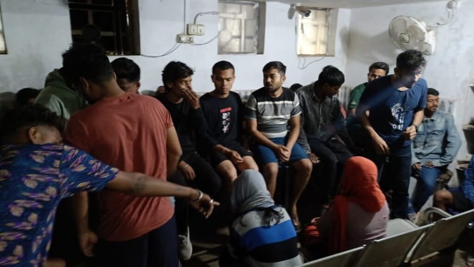 Raid in Parijata Colony police caught those living without necessary documents in Durg