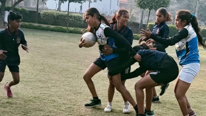 Sports news Gargi hostel gave target of 81 runs Kundan Devi team lost giving 31 extras