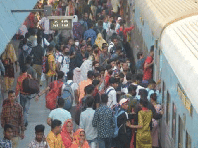 Vasant Panchami: Trains are crowded from gate to seat, there is no space to step in AC coaches; 670 buses prov