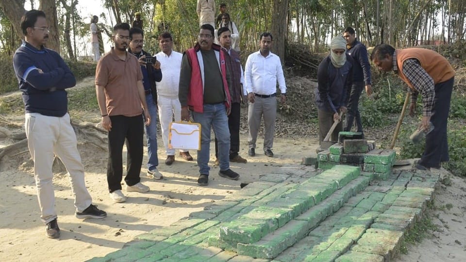 Sambhal: Administration demolished the illegal shrine, it was constructed by occupying the pond