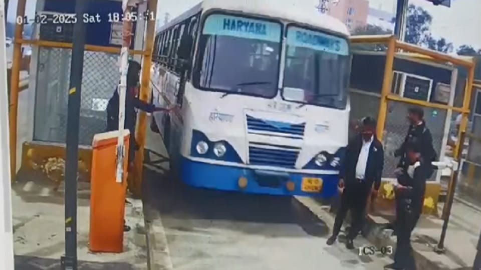 Bus driver crushes toll employee's leg in Gurugram, incident captured on CCTV