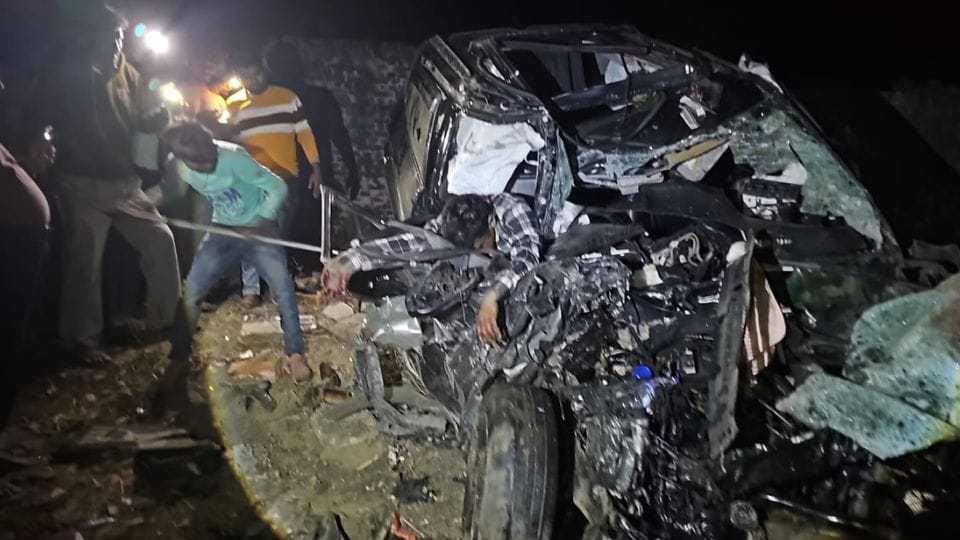 Six people including four from Chhattisgarh died in road accident in Uttar Pradesh