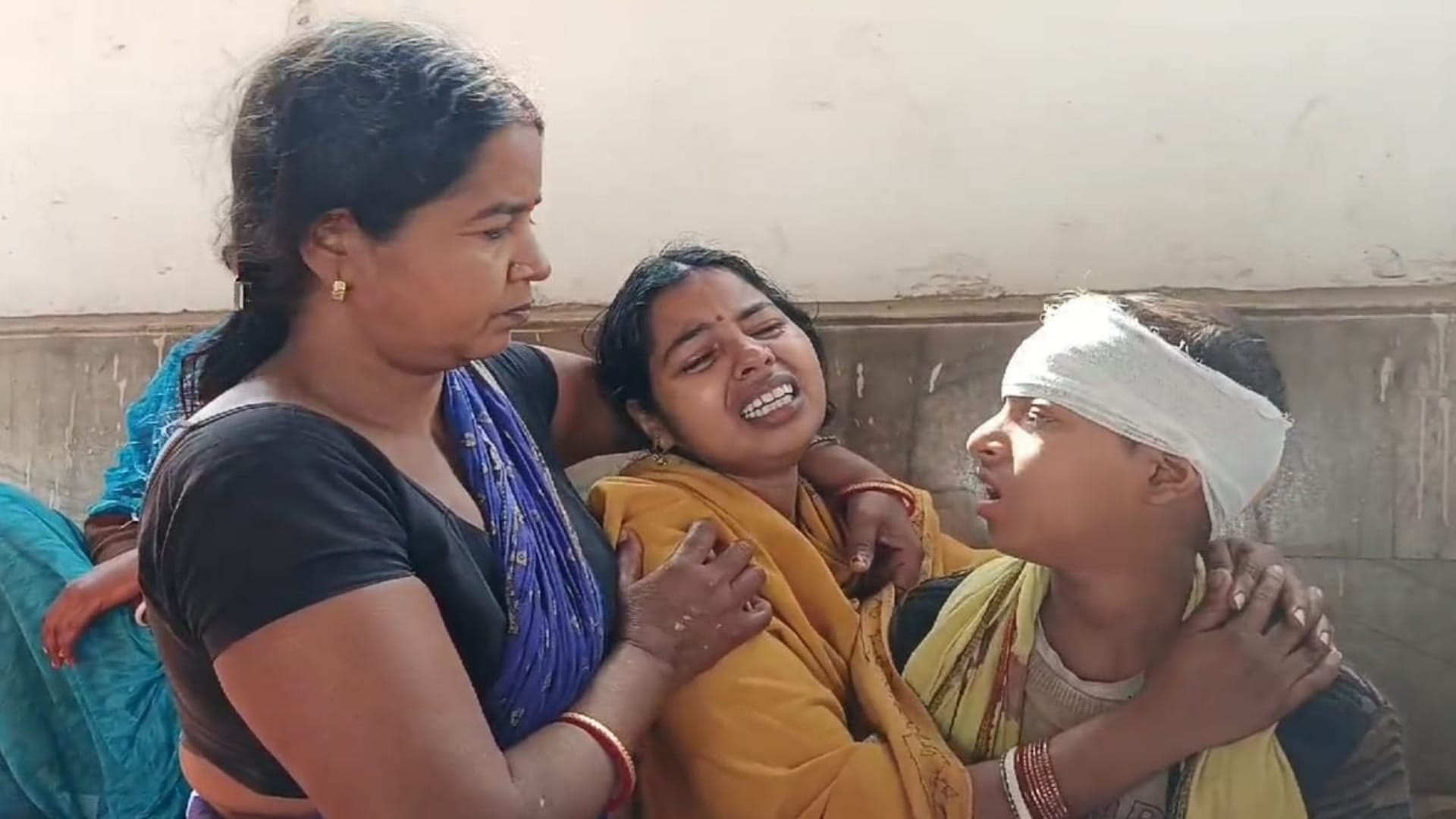 Bhagalpur News: Elder brother attacked family, younger brother died; two children including a woman injured