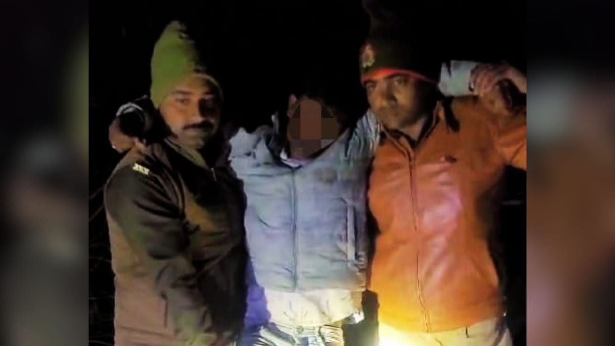 Bullets fired in bhadohi 25 thousand bounty arrested in encounter
