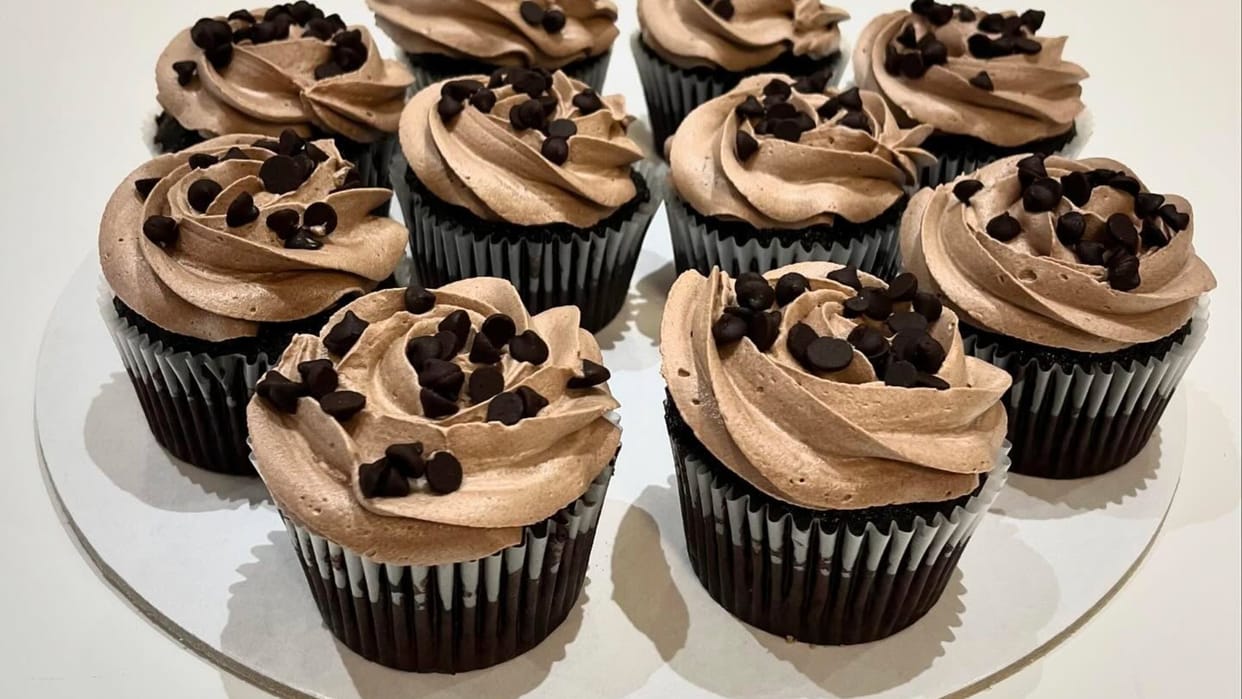 Chocolate Day 2025 Dish Know How to Make Chocolate Cupcake Kaise Banaen Recipe in Hindi