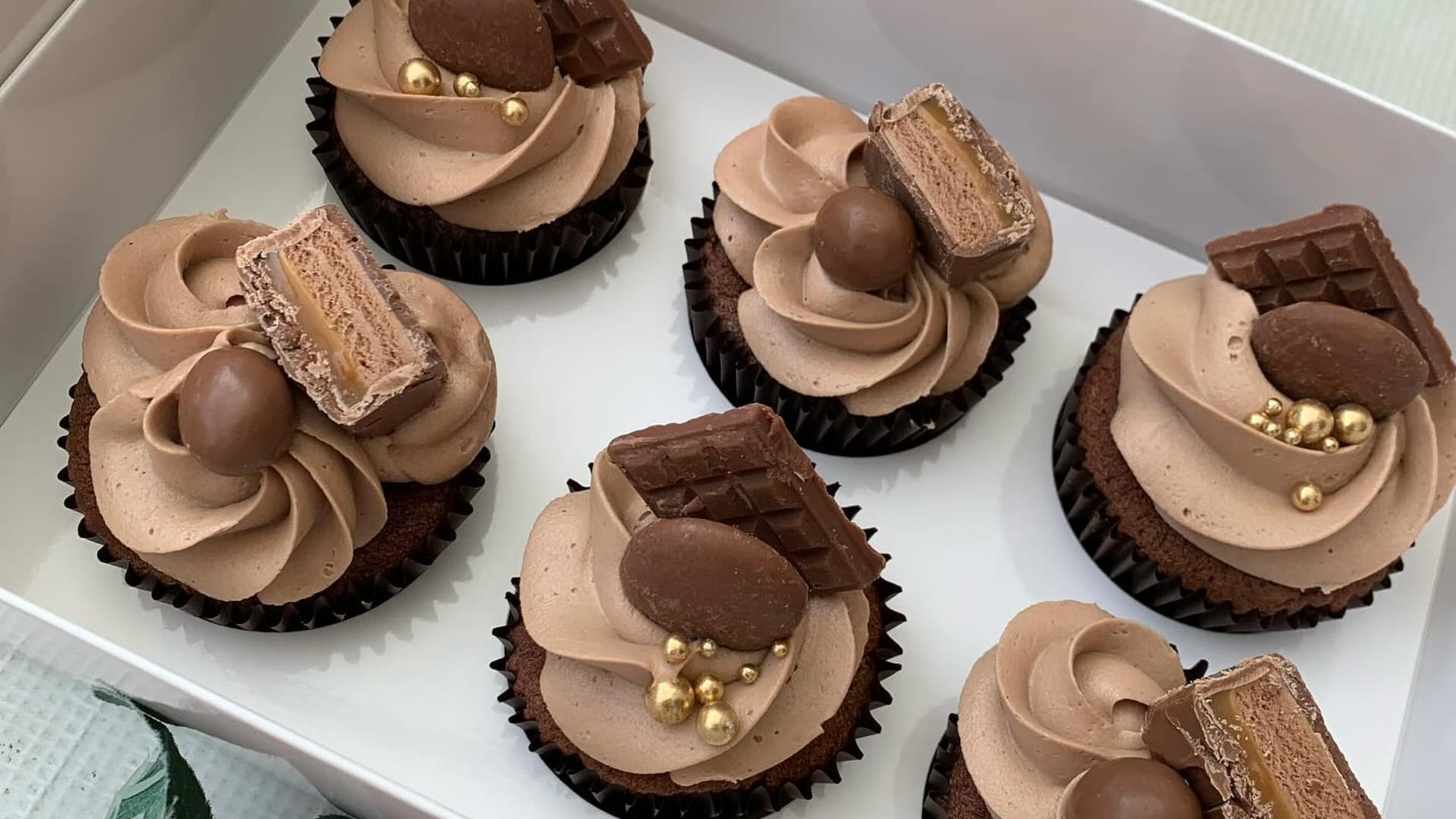 Chocolate Day 2025 Dish Know How to Make Chocolate Cupcake Kaise Banaen Recipe in Hindi