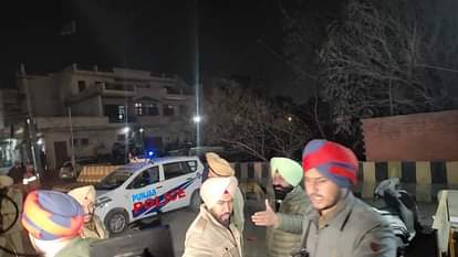 पंजाब में फिर बम ब्लास्ट: अमृतसर में पुलिस चौकी में हुआ धमाका, जांच में जुटी पुलिस, आतंकी हमले की आशंका Bomb blast in police post in Fatehgarh Churian Amritsar