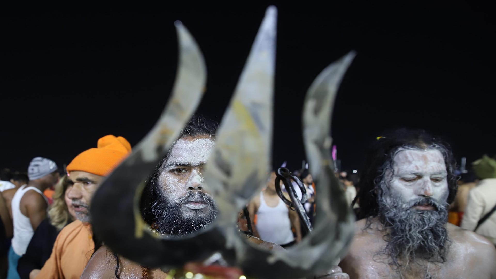 Mahakumbh 2025 Naga Saint started leaving with promise of meeting at Haridwar Ardh Kumbh