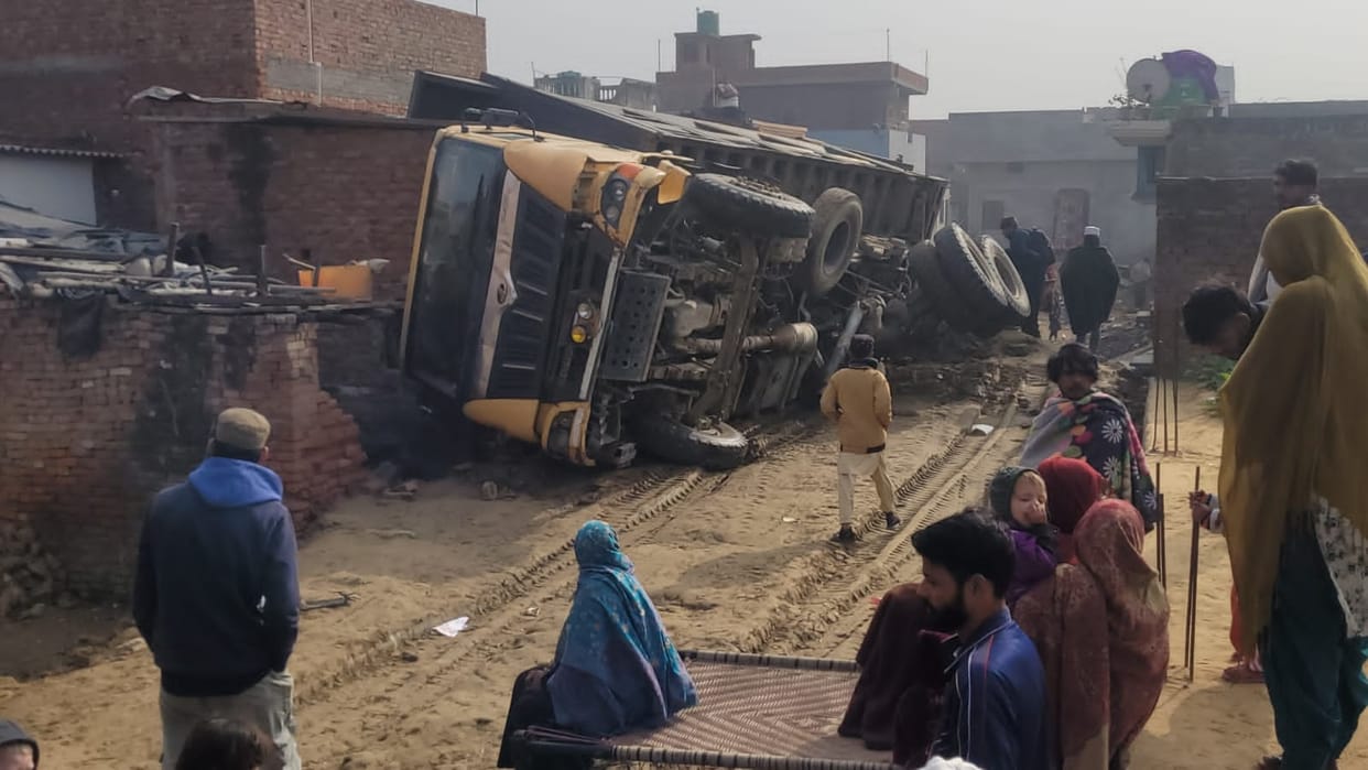 Saharanpur: Truck full of soil overturns on house, mother and three children injured