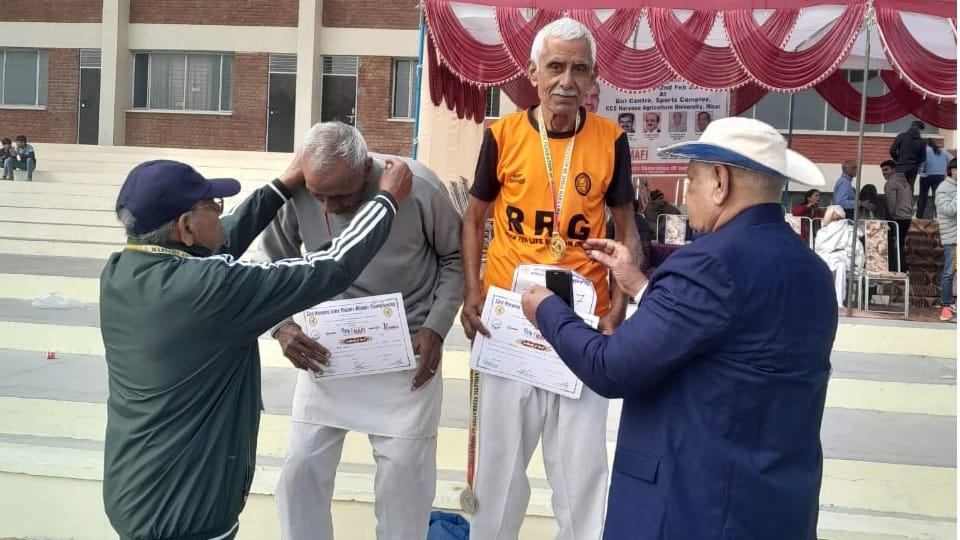 Master athlete Ramfal Phogat won medal in Master Athletics Championship in Charkhi Dadri