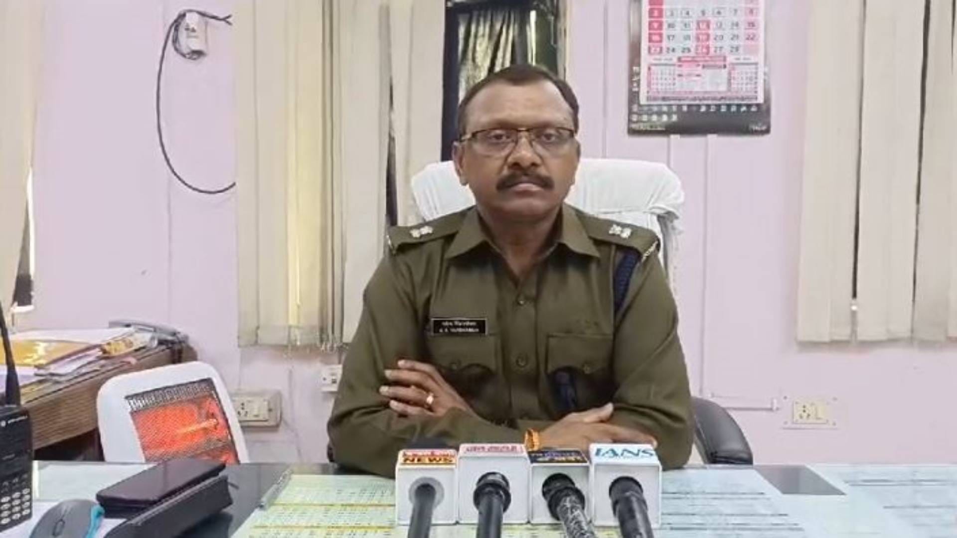Gwalior News thief stole two and a half lakhs by opening trunk of businessman Activa police investigating CCTV