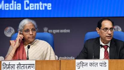 निर्मला सीतारमण और तुहिन कांत पांडेय