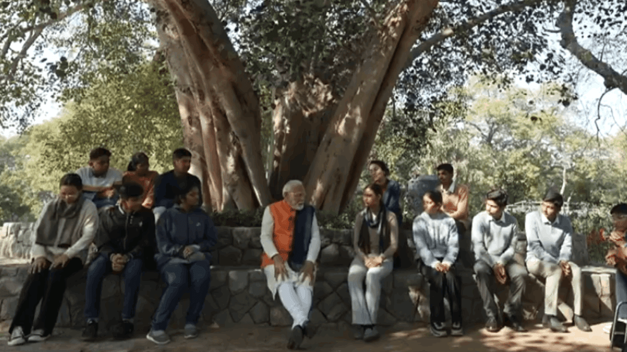 Delhi Election 2025 PM modi spoke to students and AAP government is harming future of students