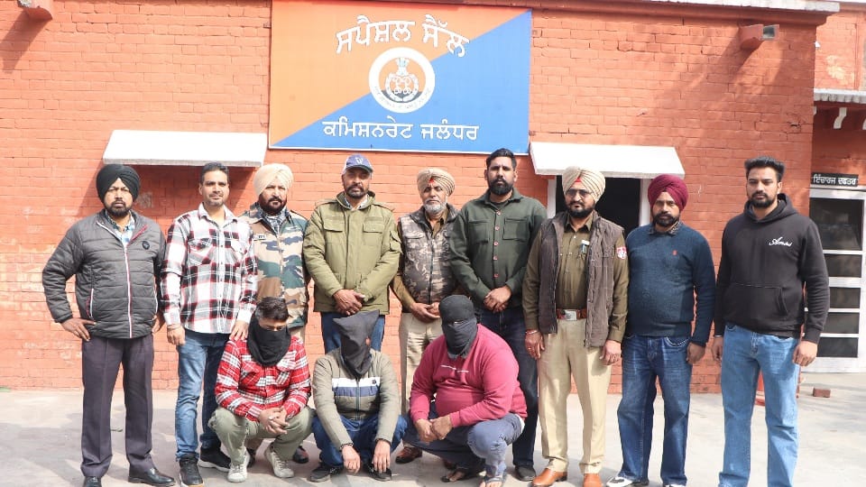 Roadways inspector and three workers arrested with drugs
