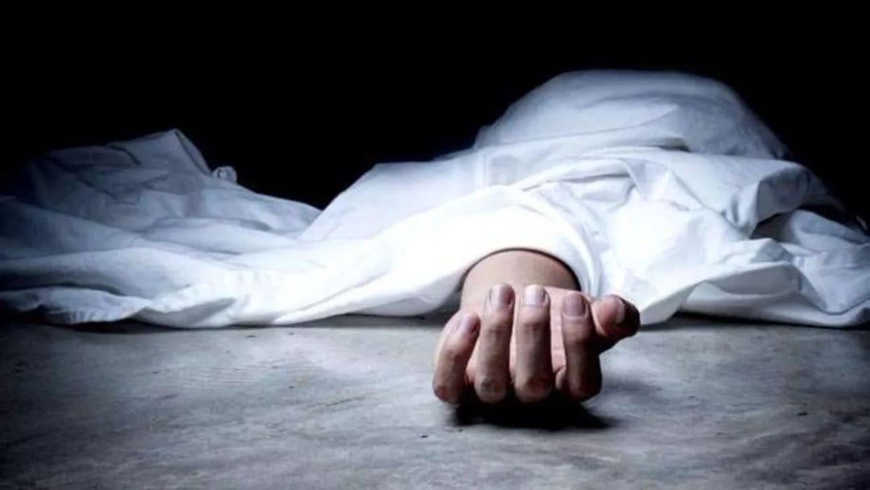 deadbody of a youth found in mandi Himachal Empty bottles syringes and narcotics recovered