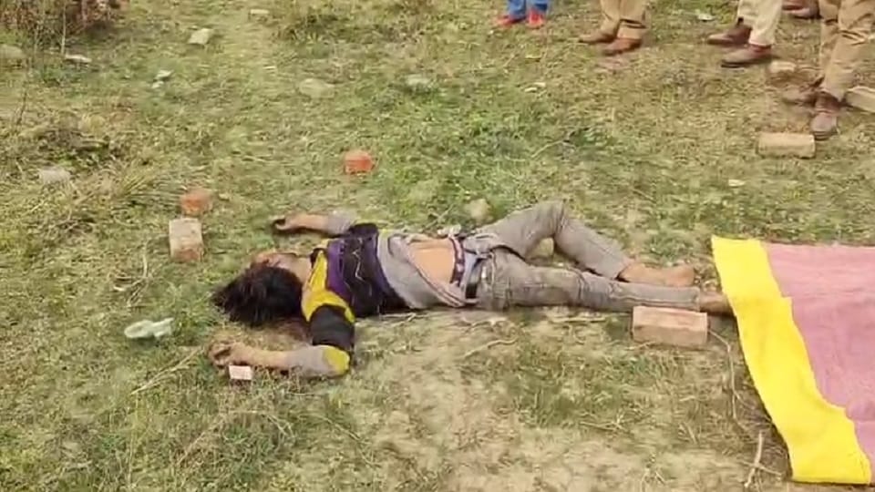 man killed by hitting him with a brick in Loni his dead body found in an empty plot