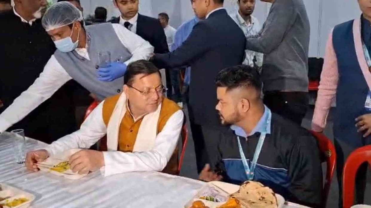 CM Dhami reached Maharana Pratap Sports Complex in Dehradun lunch with the players National Games Uttarakhand