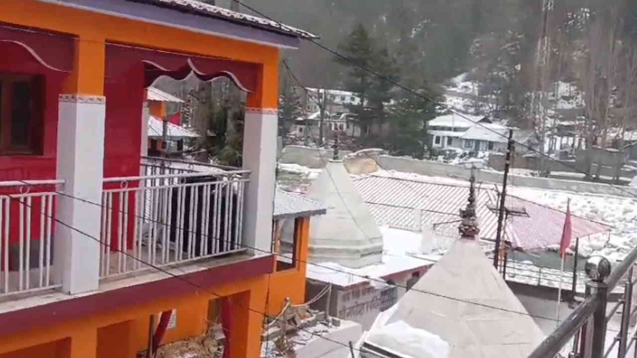 Snowfall in Gangotri Dham weather changed Yamunotri Kedarnath Badrinath also Uttarakhand Weather Watch photos