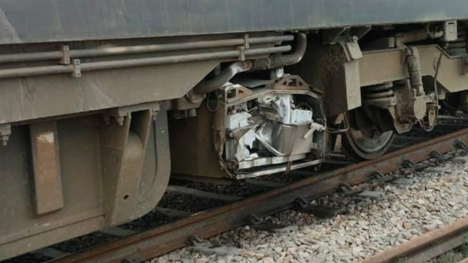 New track piece collides with Himachal Express engine in Rewari
