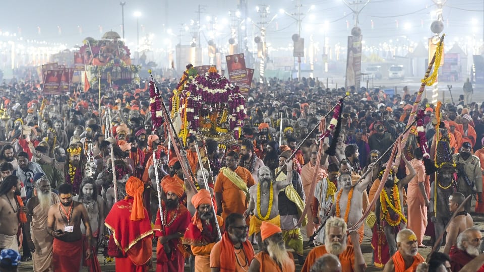 Mahakumbh Record People Have Taken A Dip In Sangam More Than USA Population Before Last Amrit Snan