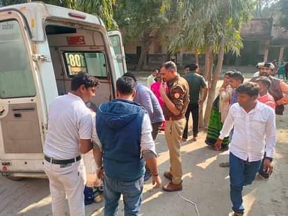 Major accident in Ghazipur two brothers died after Pickup crushed bike