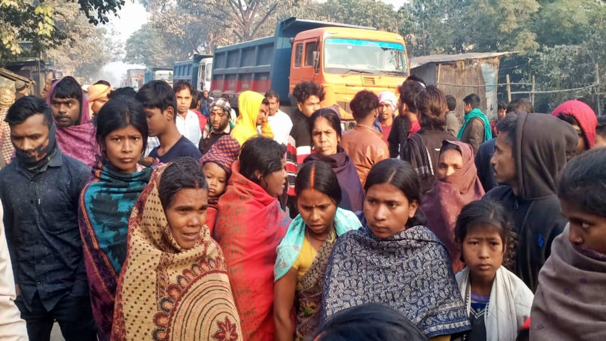Nalanda: Tractor crushed 2 intermediate students then broke tea stall and overturned in ditch one student died