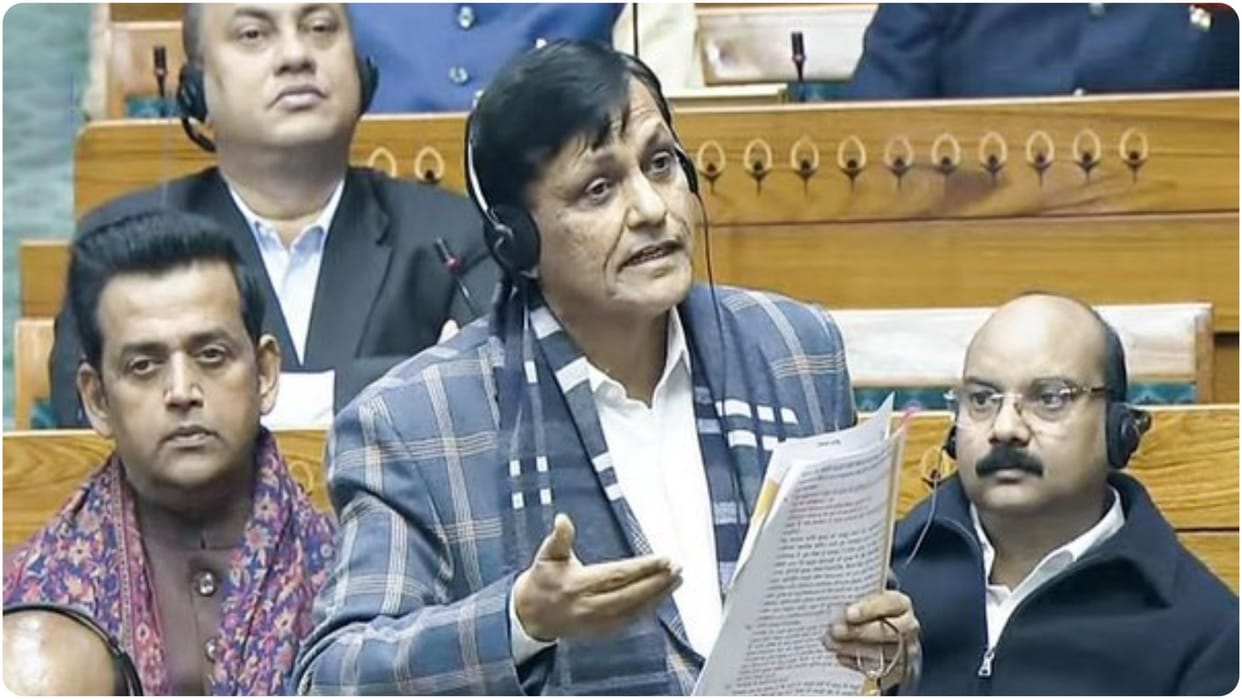 central government introduced bill related to immigration and foreigners in Lok Sabha