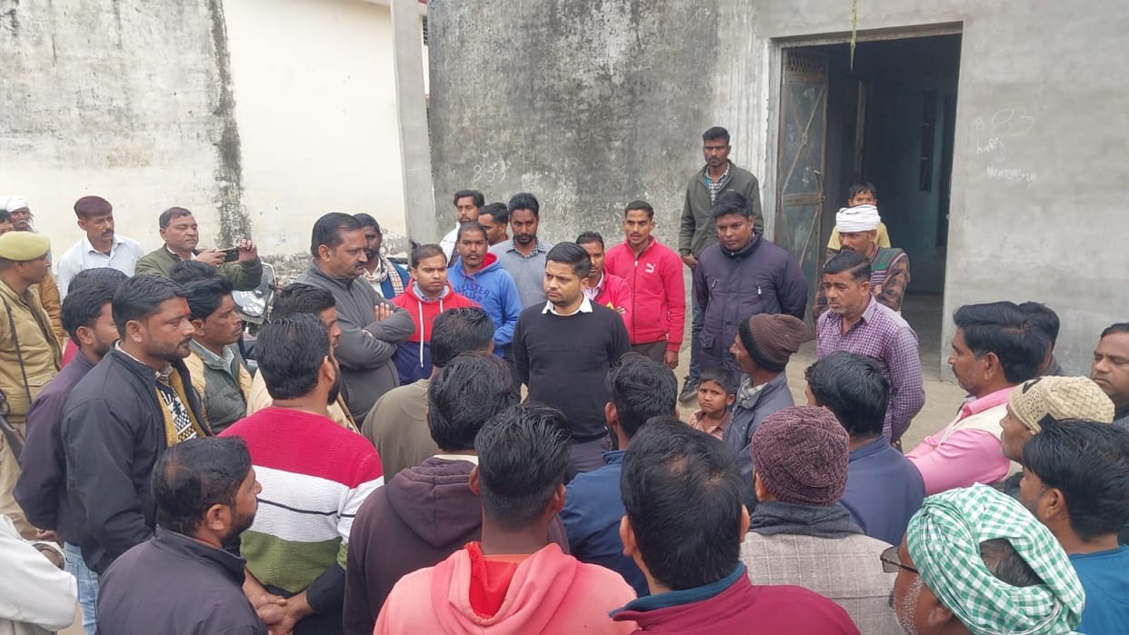 suspicious death of electricity contract worker who was fired from the job in Pilibhit