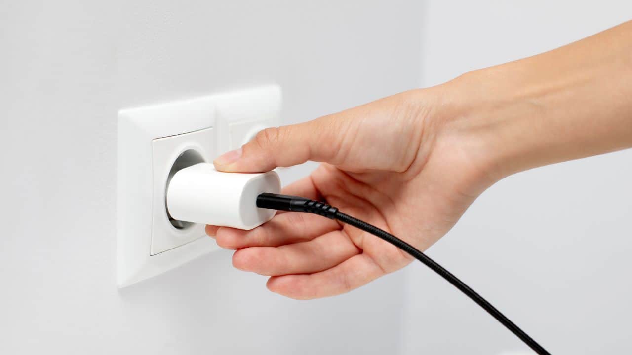 smartphone battery common myths fact check know in details