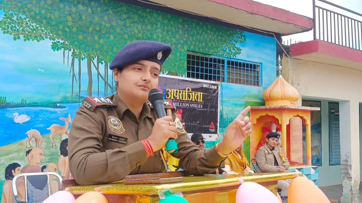 Priyanka Chauhan SHO of Renuka Police Station in the Aparajita program organized at GSSS Birla Sirmaur