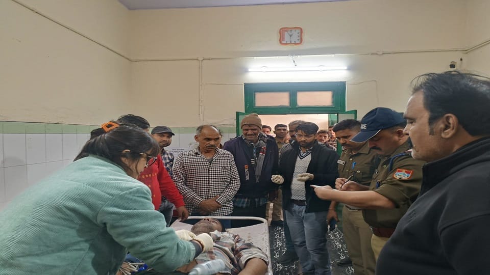 Man dies after returning home after dropping his daughter at school in bazpur