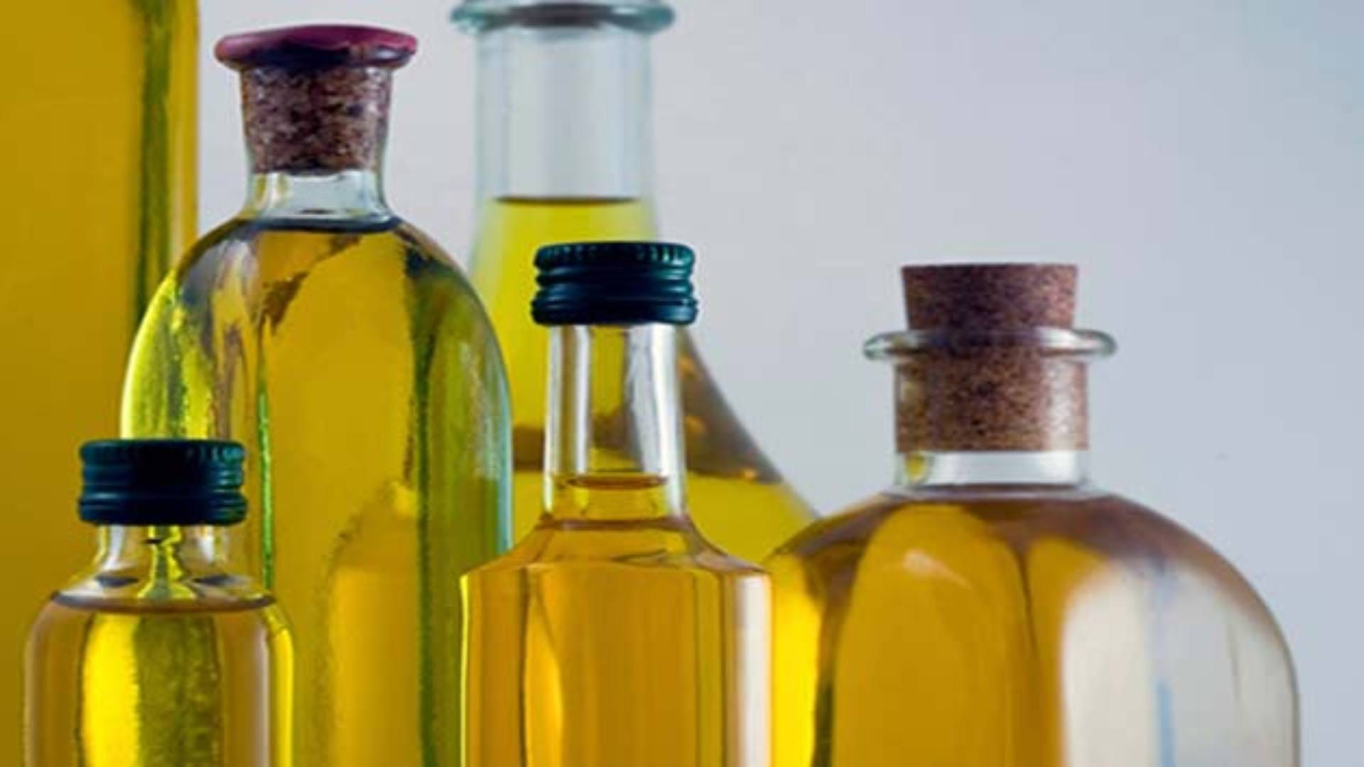 Ayurvedic Oil By putting just this one thing in the navel you will get relief from stomach problems