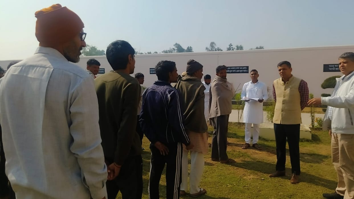 CJM arrived to review the arrangements of Dadri jail, also talked to the prisoners