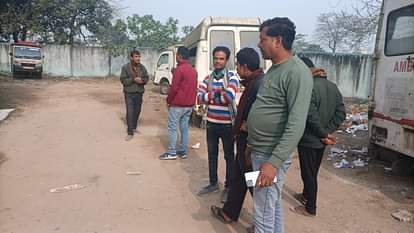 Bihar News: भीषण सड़क हादसे में तीन छात्रों की मौत, बंगाल से परीक्षा देकर लौट रहे थे, ट्रक ने मारी टक्कर Bihar News: Three youths died in a horrific road accident in Kishanganj: Truck bike collision, Bengal